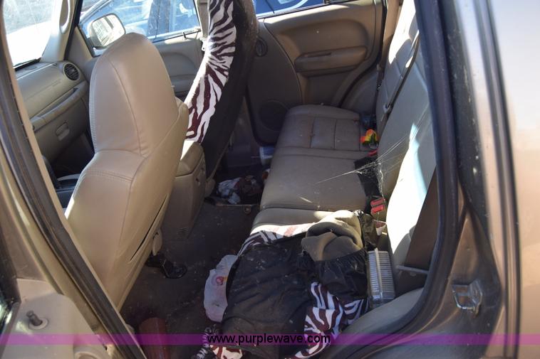 image for item L1016 2007 Jeep Liberty Sport SUV