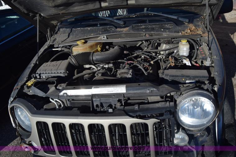 image for item L1016 2007 Jeep Liberty Sport SUV