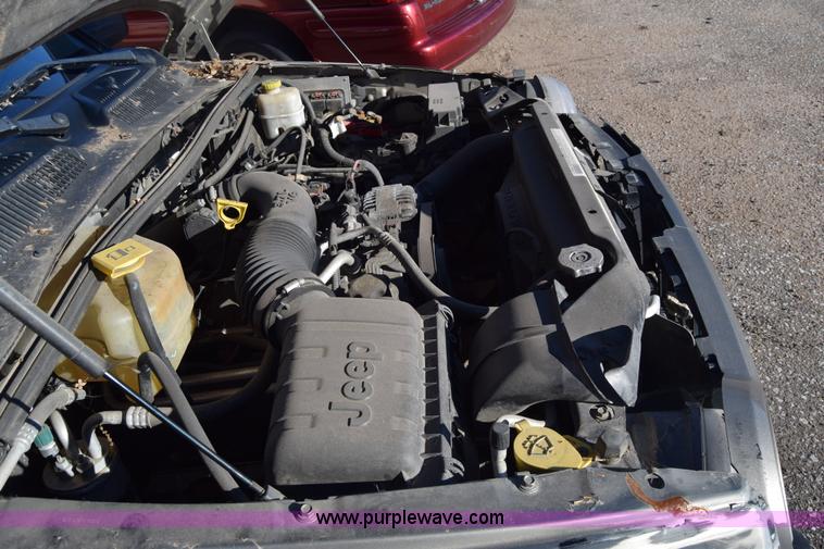 image for item L1016 2007 Jeep Liberty Sport SUV