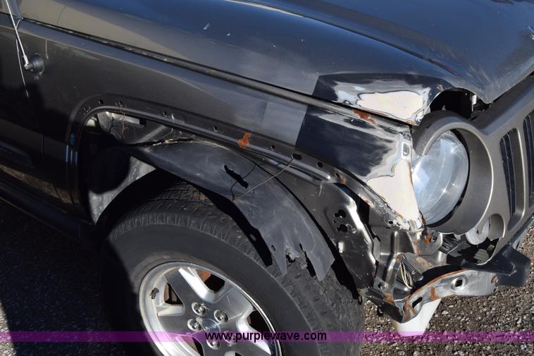 image for item L1016 2007 Jeep Liberty Sport SUV