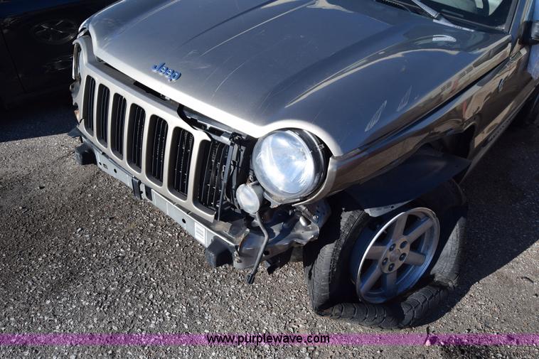 image for item L1016 2007 Jeep Liberty Sport SUV