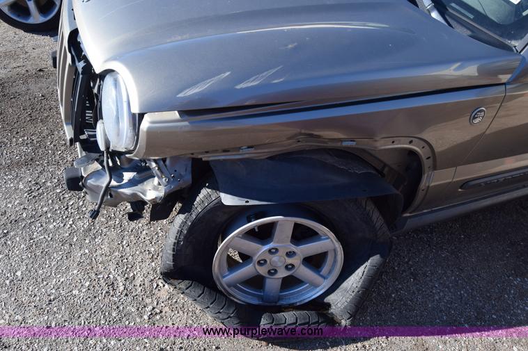 image for item L1016 2007 Jeep Liberty Sport SUV