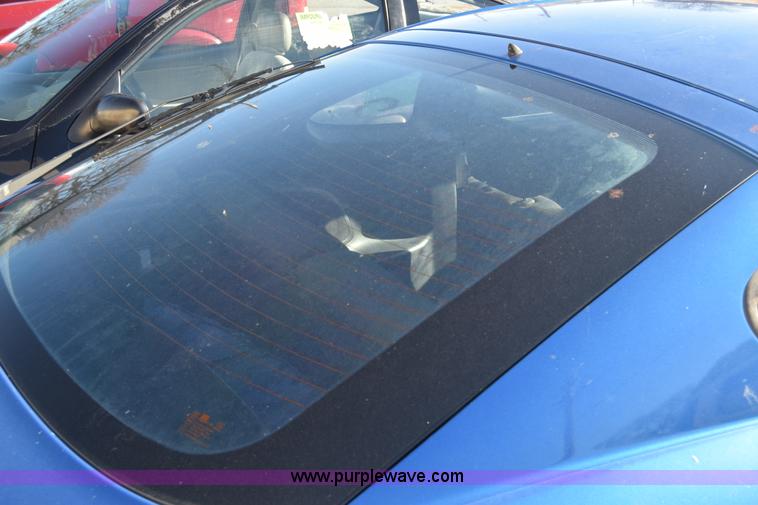 image for item L1017 2004 Hyundai Tiburon SUV