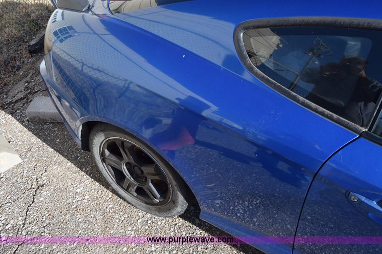 image for item L1017 2004 Hyundai Tiburon SUV