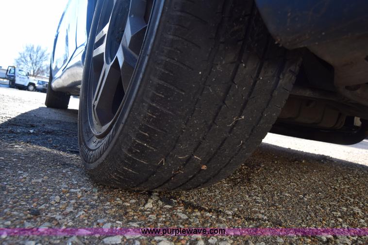 image for item L1017 2004 Hyundai Tiburon SUV