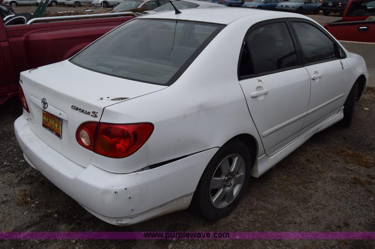 image for item L1048 2004 Toyota Corolla