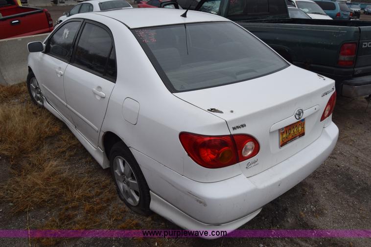 image for item L1048 2004 Toyota Corolla