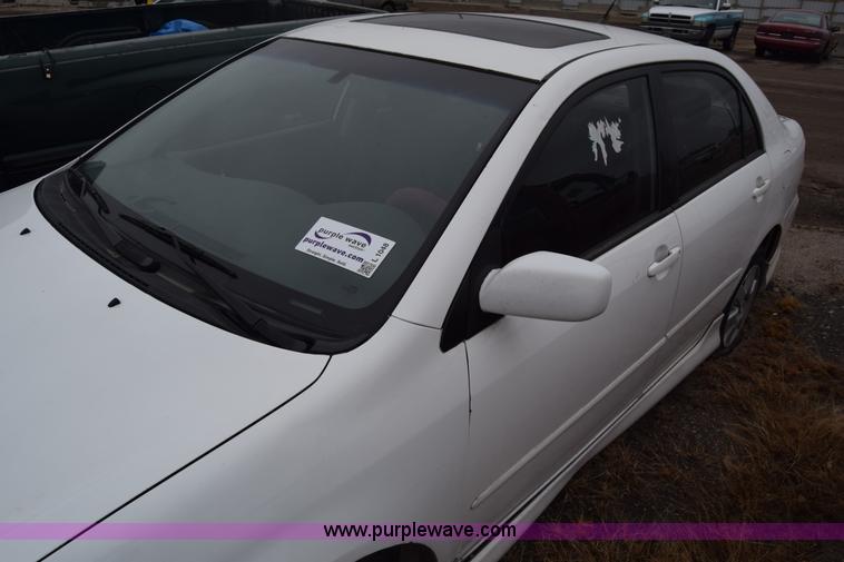 image for item L1048 2004 Toyota Corolla