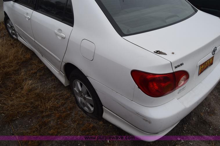 image for item L1048 2004 Toyota Corolla