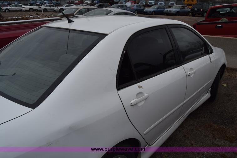 image for item L1048 2004 Toyota Corolla