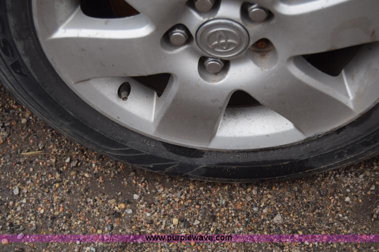 image for item L1048 2004 Toyota Corolla