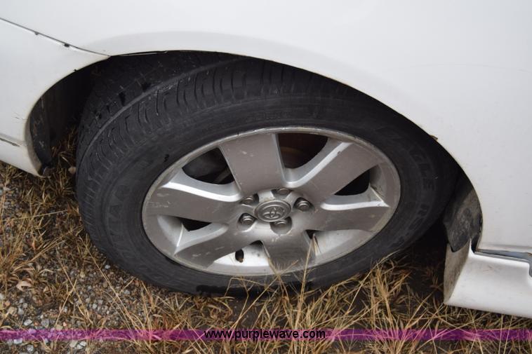 image for item L1048 2004 Toyota Corolla