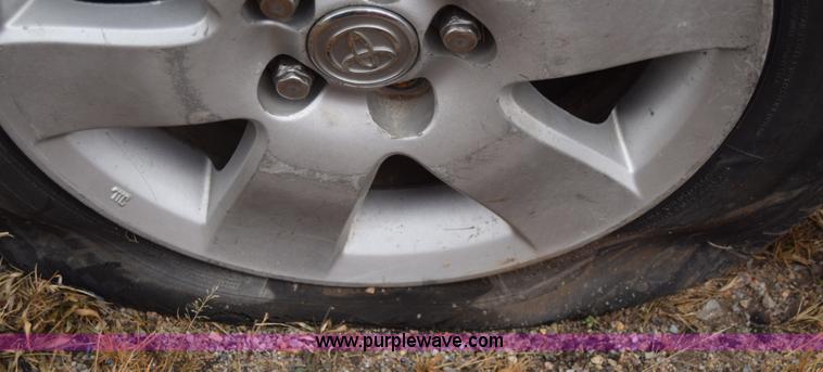 image for item L1048 2004 Toyota Corolla