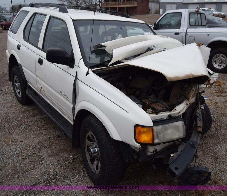 image for item L1049 1999 Isuzu Rodeo SUV