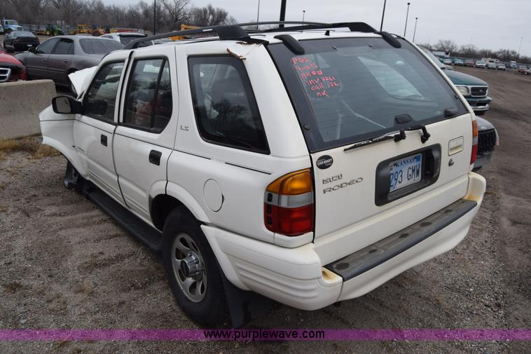 image for item L1049 1999 Isuzu Rodeo SUV