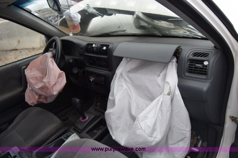 image for item L1049 1999 Isuzu Rodeo SUV