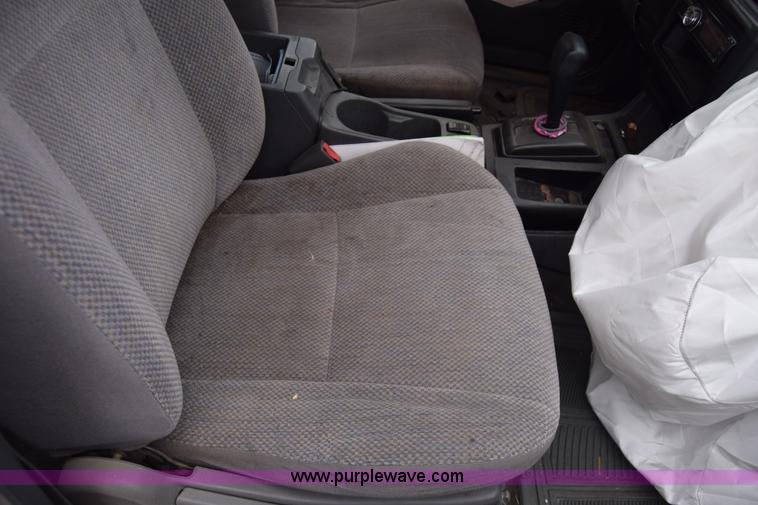 image for item L1049 1999 Isuzu Rodeo SUV