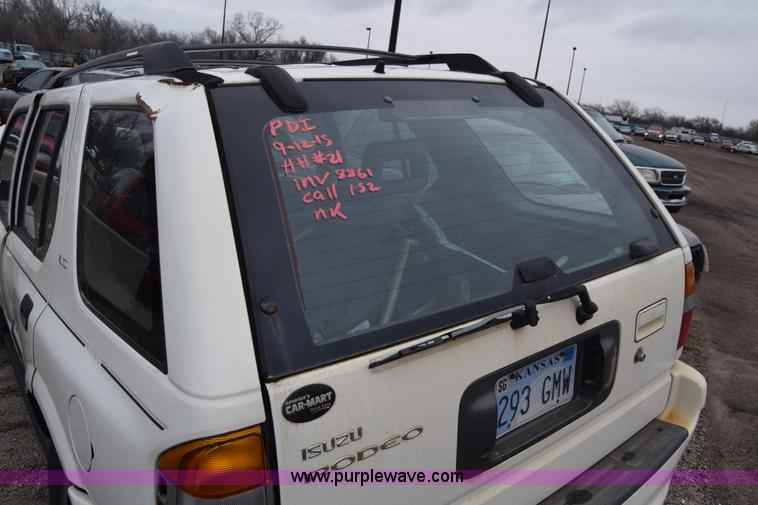 image for item L1049 1999 Isuzu Rodeo SUV