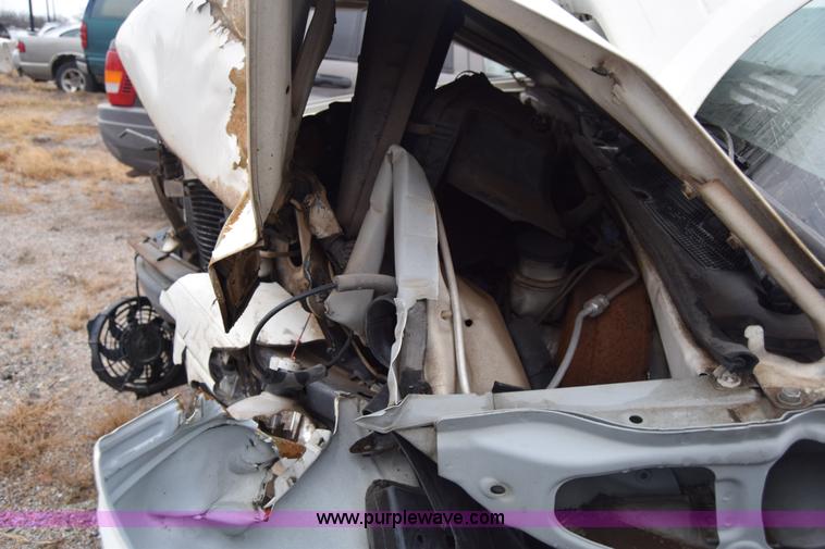 image for item L1049 1999 Isuzu Rodeo SUV