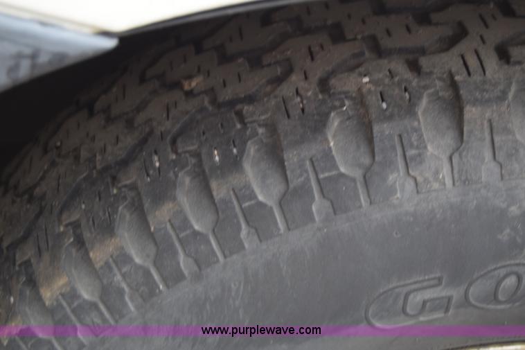 image for item L1049 1999 Isuzu Rodeo SUV