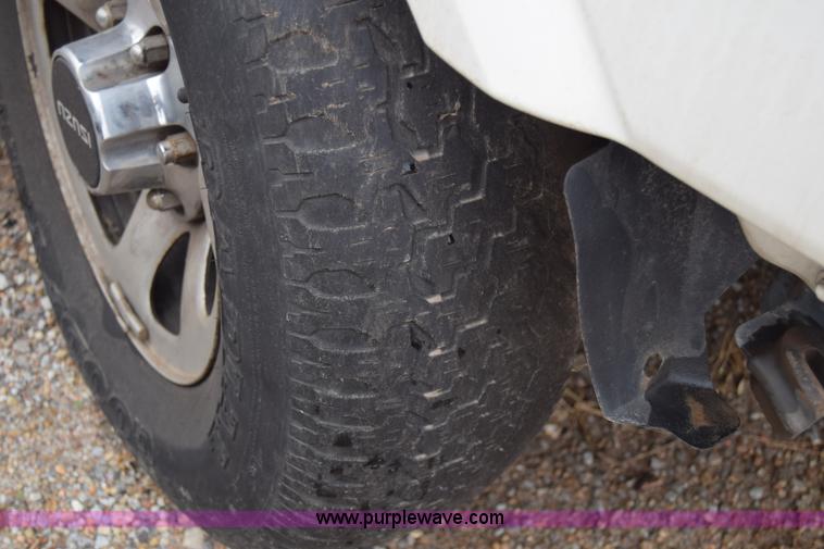 image for item L1049 1999 Isuzu Rodeo SUV