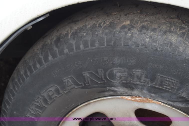 image for item L1049 1999 Isuzu Rodeo SUV