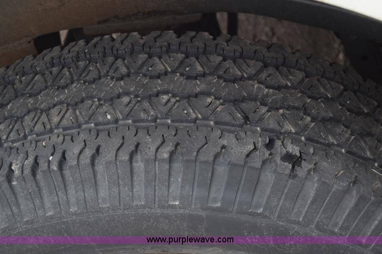 image for item L1049 1999 Isuzu Rodeo SUV