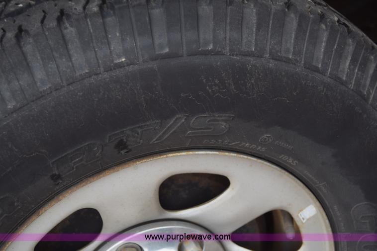 image for item L1049 1999 Isuzu Rodeo SUV