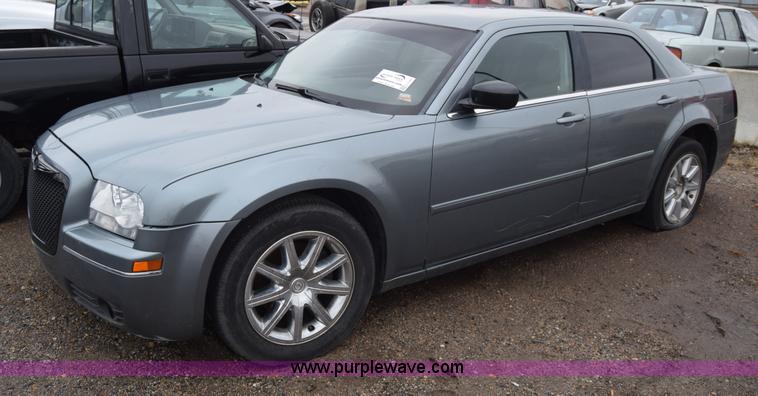 image for item L1197 2007 Chrysler 300 Touring