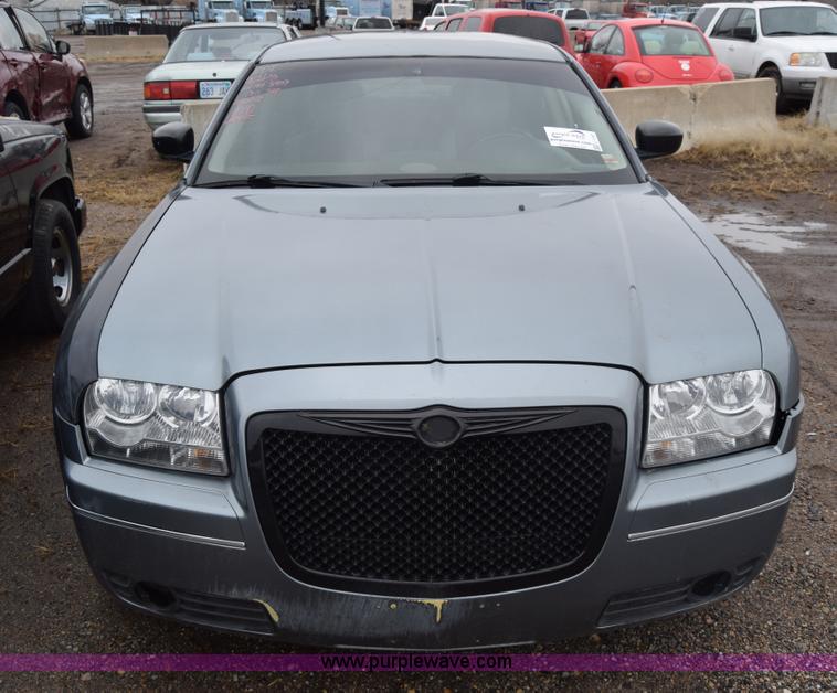 image for item L1197 2007 Chrysler 300 Touring