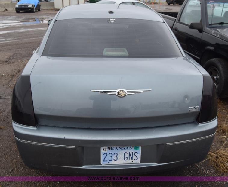 image for item L1197 2007 Chrysler 300 Touring