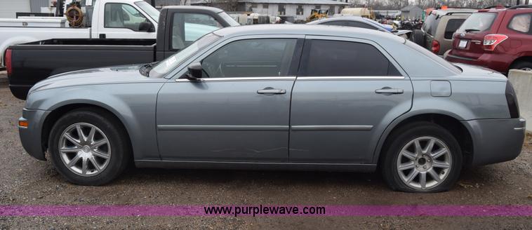 image for item L1197 2007 Chrysler 300 Touring