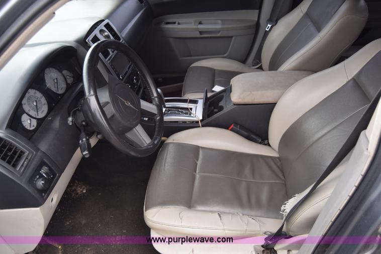 image for item L1197 2007 Chrysler 300 Touring