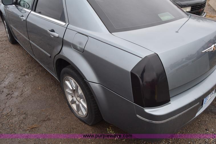 image for item L1197 2007 Chrysler 300 Touring