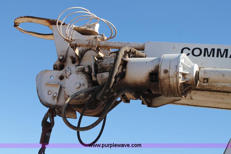 image for item J1311 2001 International 4900 digger derrick truck