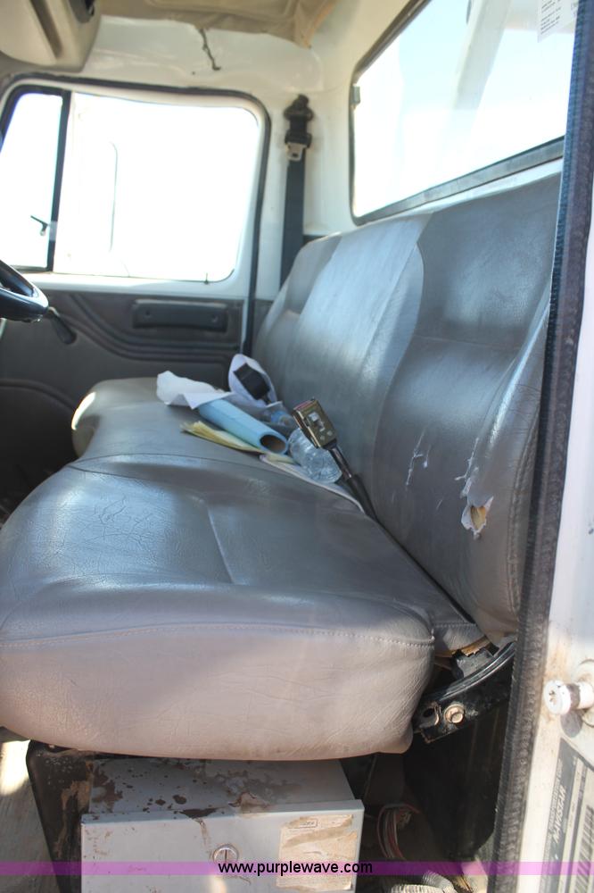 image for item J1311 2001 International 4900 digger derrick truck