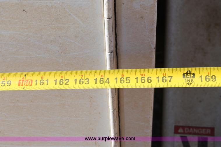 image for item J1311 2001 International 4900 digger derrick truck