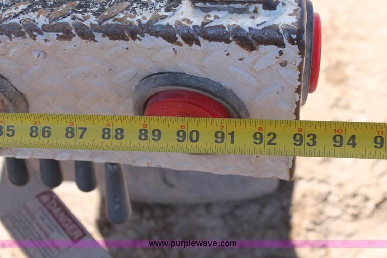 image for item J1311 2001 International 4900 digger derrick truck