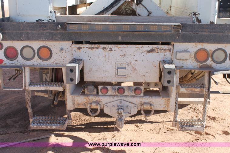 image for item J1312 2009 International 7300 bucket truck