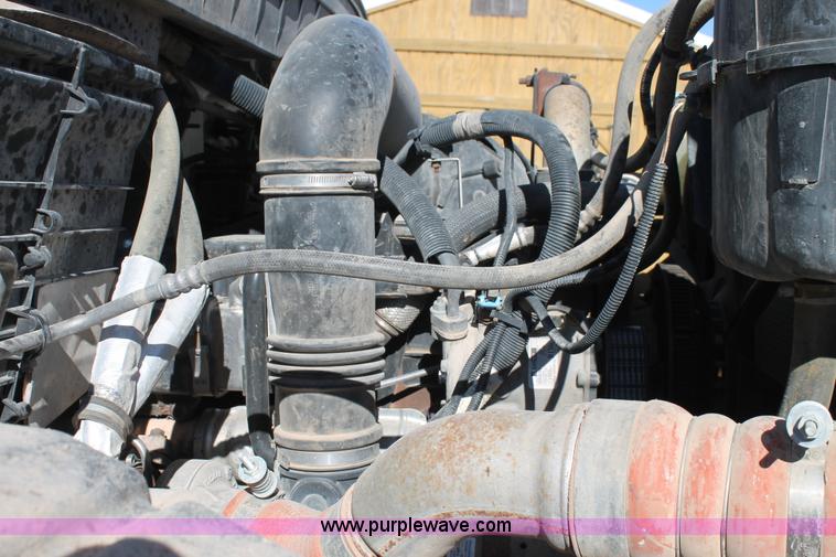 image for item J1312 2009 International 7300 bucket truck