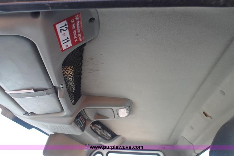 image for item J1312 2009 International 7300 bucket truck