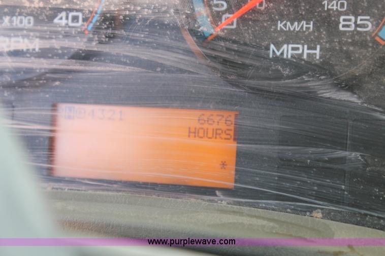 image for item J1312 2009 International 7300 bucket truck