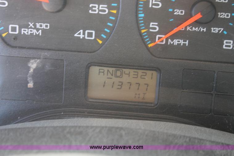 image for item J1320 2006 International 7300 bucket truck