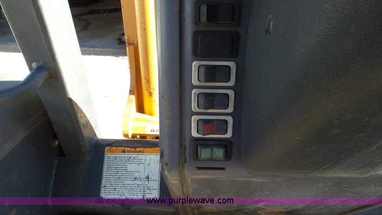 image for item J1333 2000 Case 586G forklift