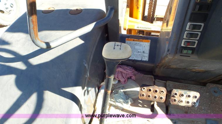 image for item J1333 2000 Case 586G forklift