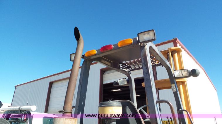 image for item J1333 2000 Case 586G forklift