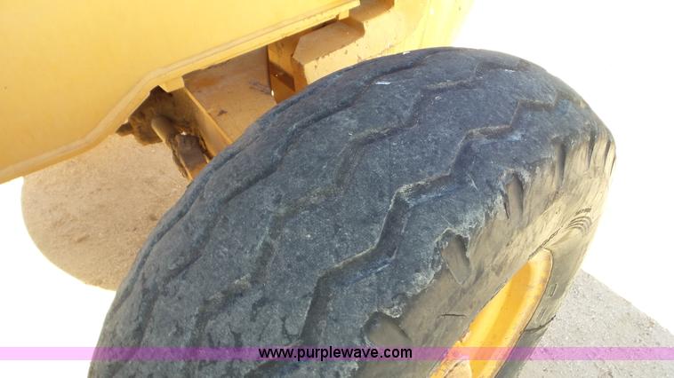 image for item J1333 2000 Case 586G forklift