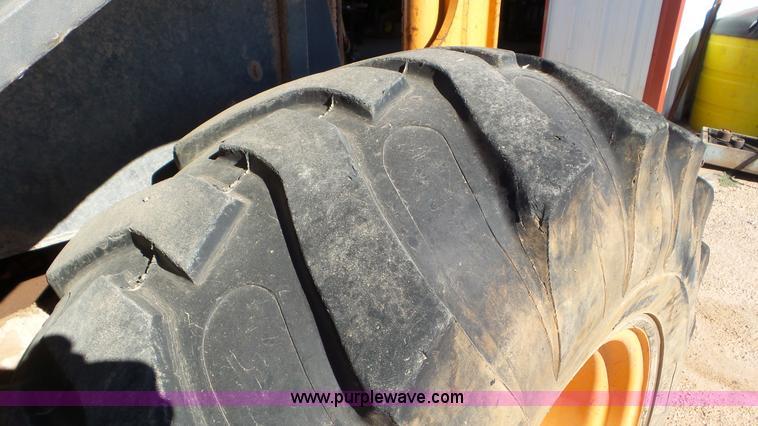 image for item J1333 2000 Case 586G forklift