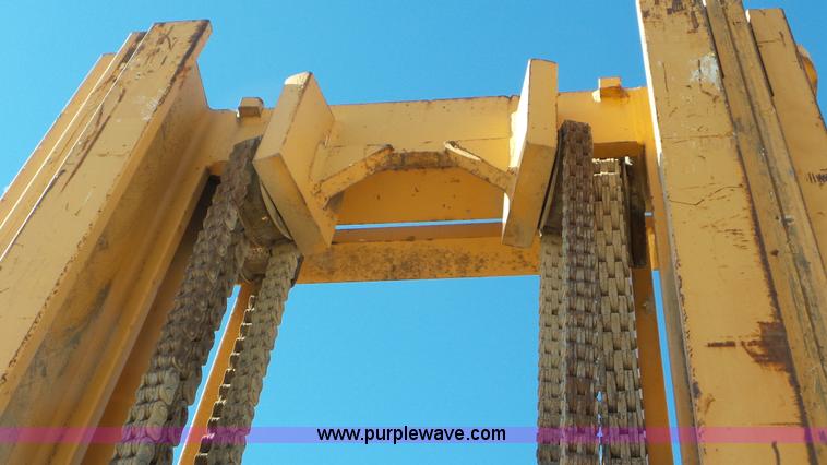 image for item J1333 2000 Case 586G forklift