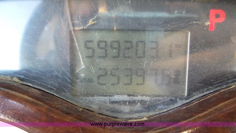 image for item J1334 2003 Mack CH613 semi truck